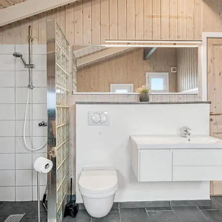 Flepko - 50m From The Sea By Interhome Feriehus